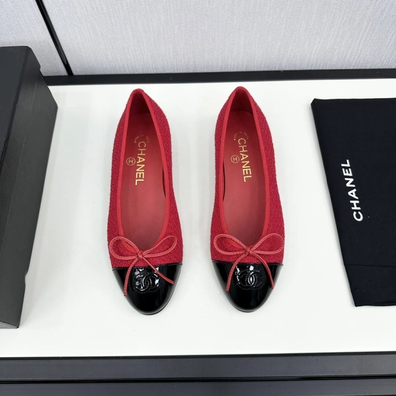 Bold Chxnxl Flat Shoes 129174