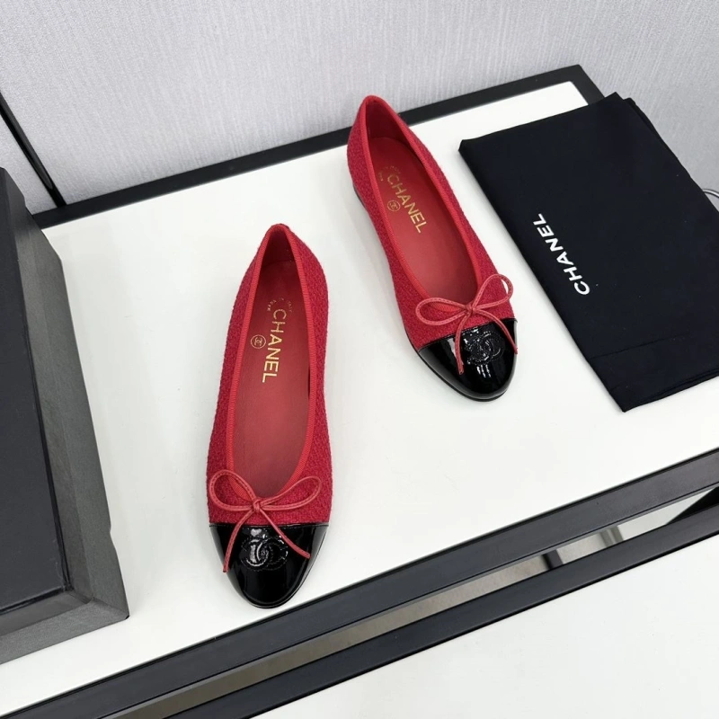 Bold Chxnxl Flat Shoes 129174