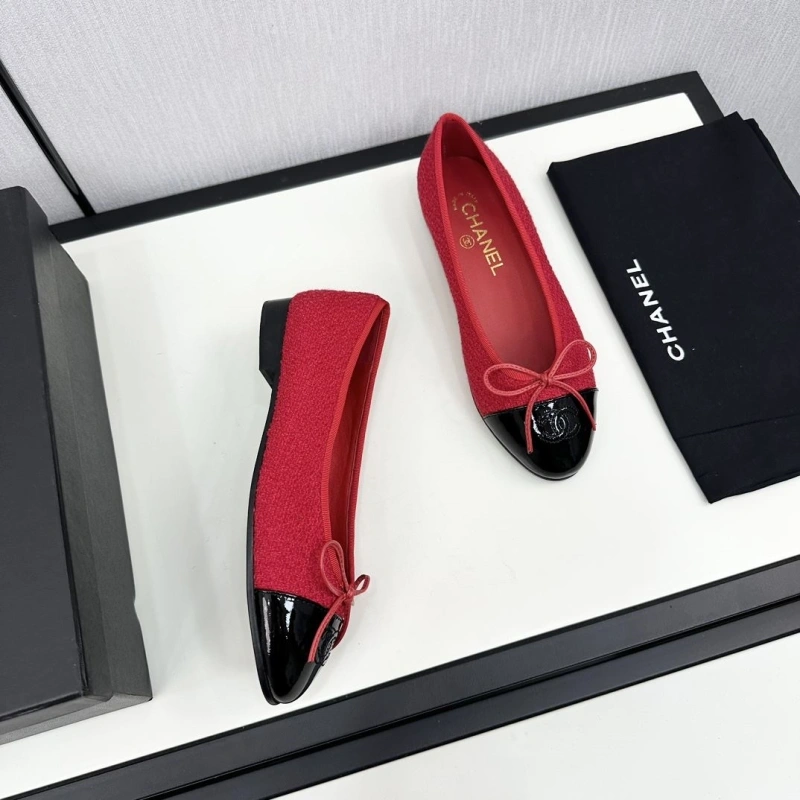 Bold Chxnxl Flat Shoes 129174