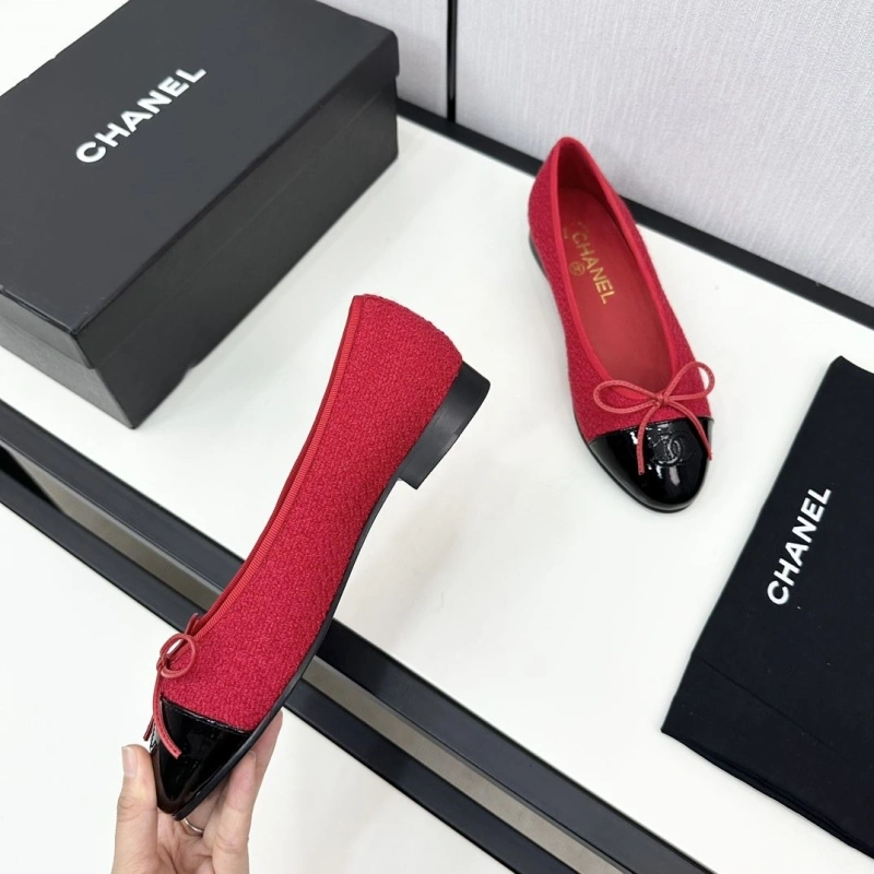 Bold Chxnxl Flat Shoes 129174