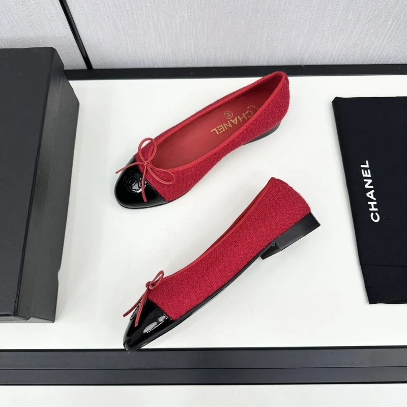 Bold Chxnxl Flat Shoes 129174