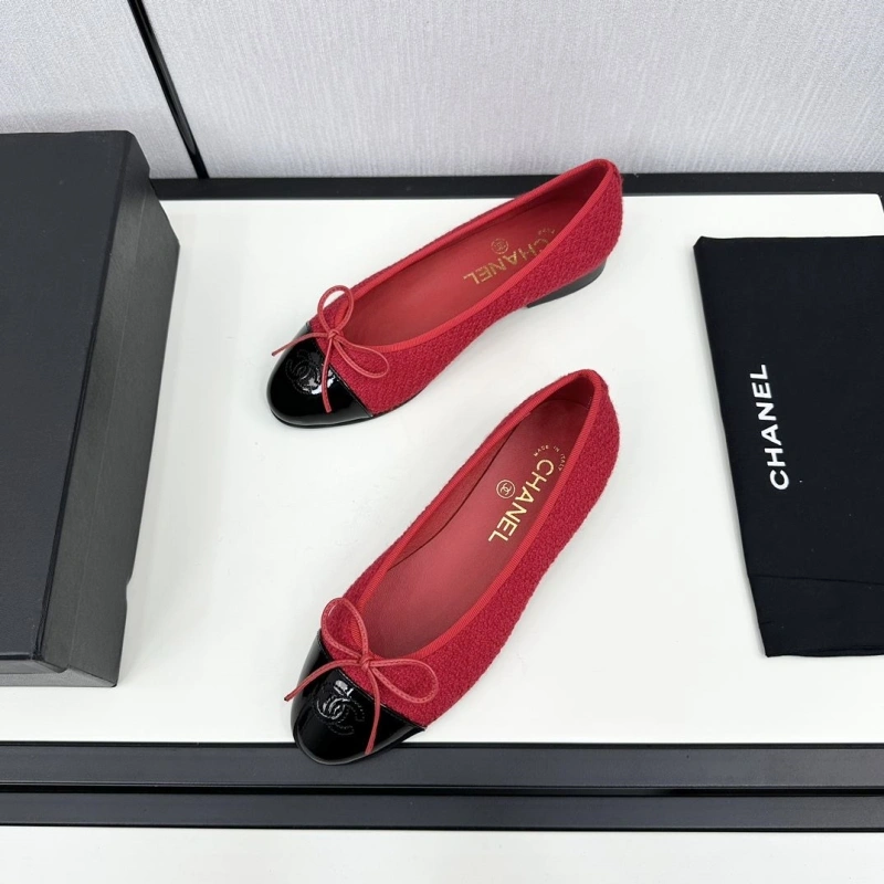 Bold Chxnxl Flat Shoes 129174