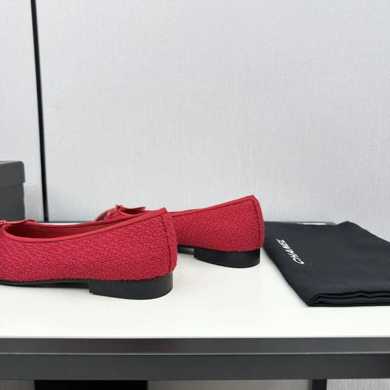 Bold Chxnxl Flat Shoes 129174