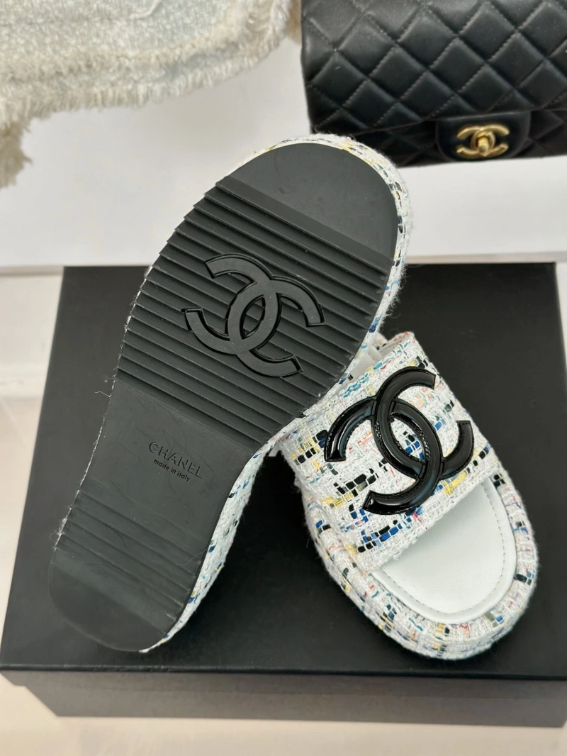 Chxnxl Slippers Bold 128116
