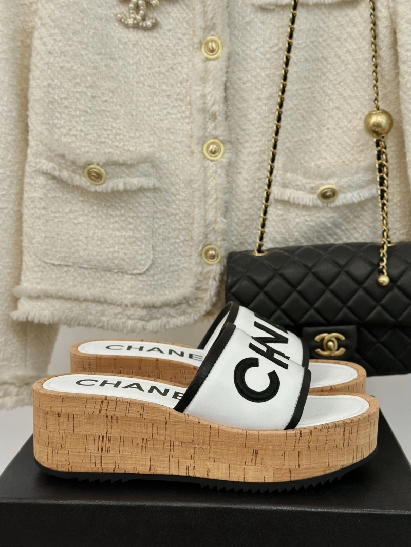 Unique Chxnxl Slippers 128103
