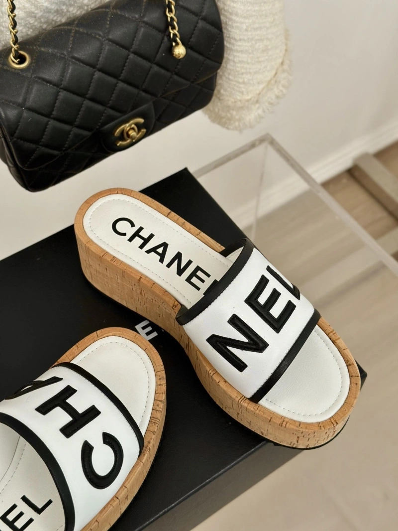 Unique Chxnxl Slippers 128103