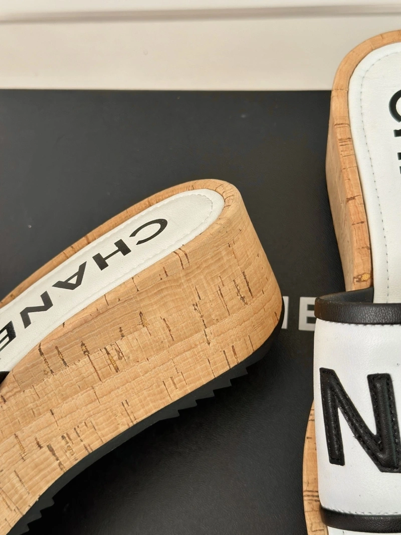 Unique Chxnxl Slippers 128103