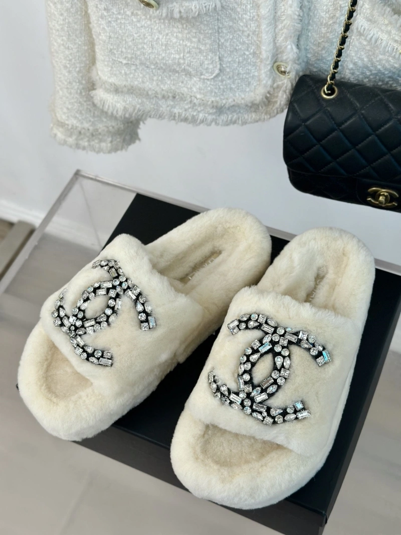 Flexible Chxnxl Slippers 128113