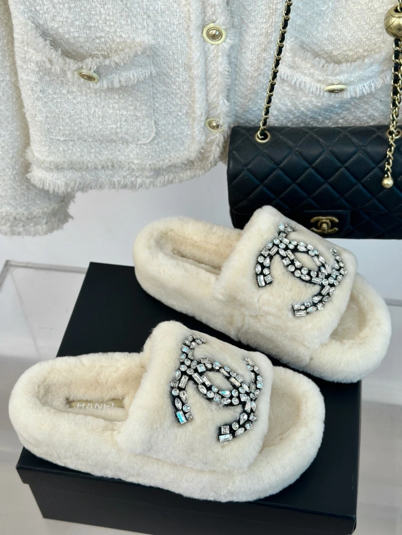 Flexible Chxnxl Slippers 128113
