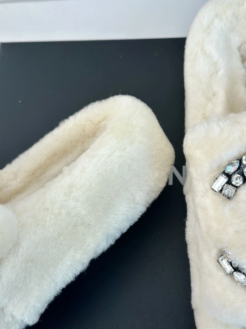Flexible Chxnxl Slippers 128113
