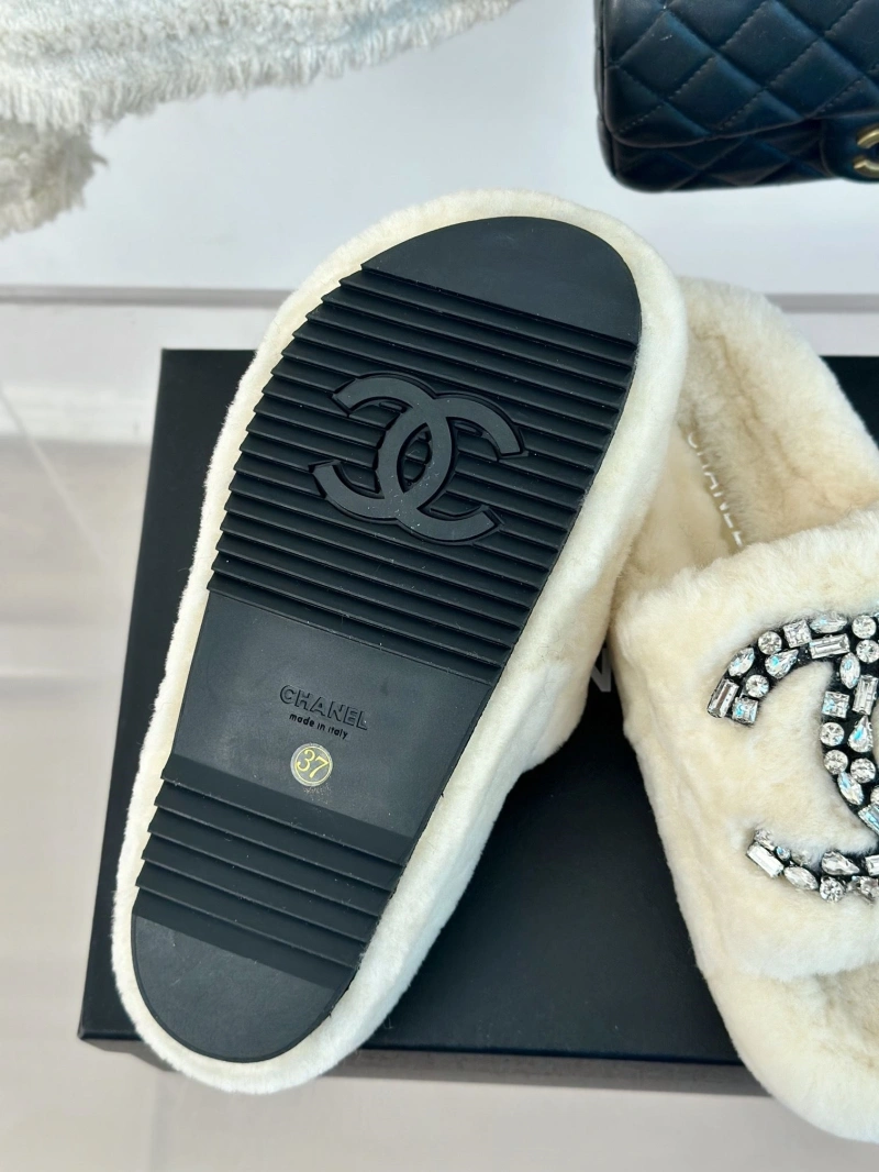 Flexible Chxnxl Slippers 128113