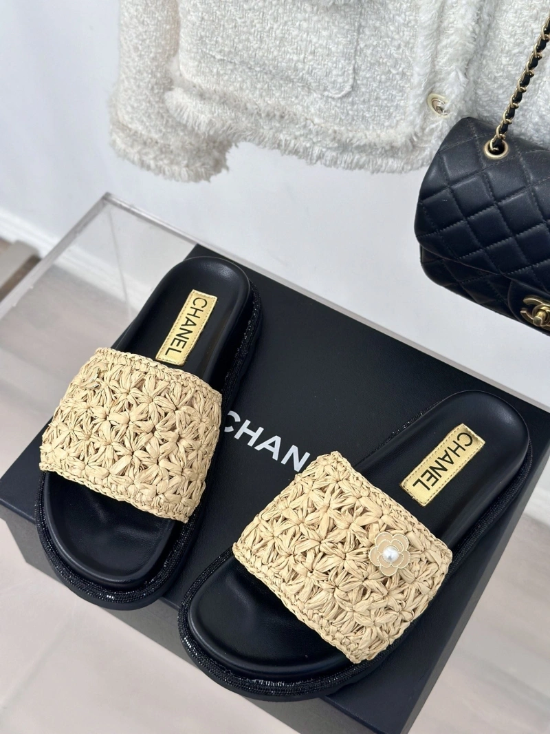 GoodFit Chxnxl Slippers 128108