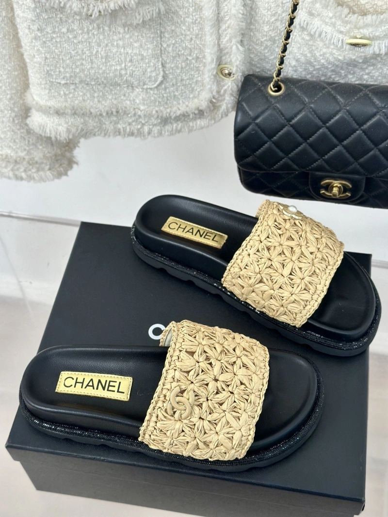 GoodFit Chxnxl Slippers 128108
