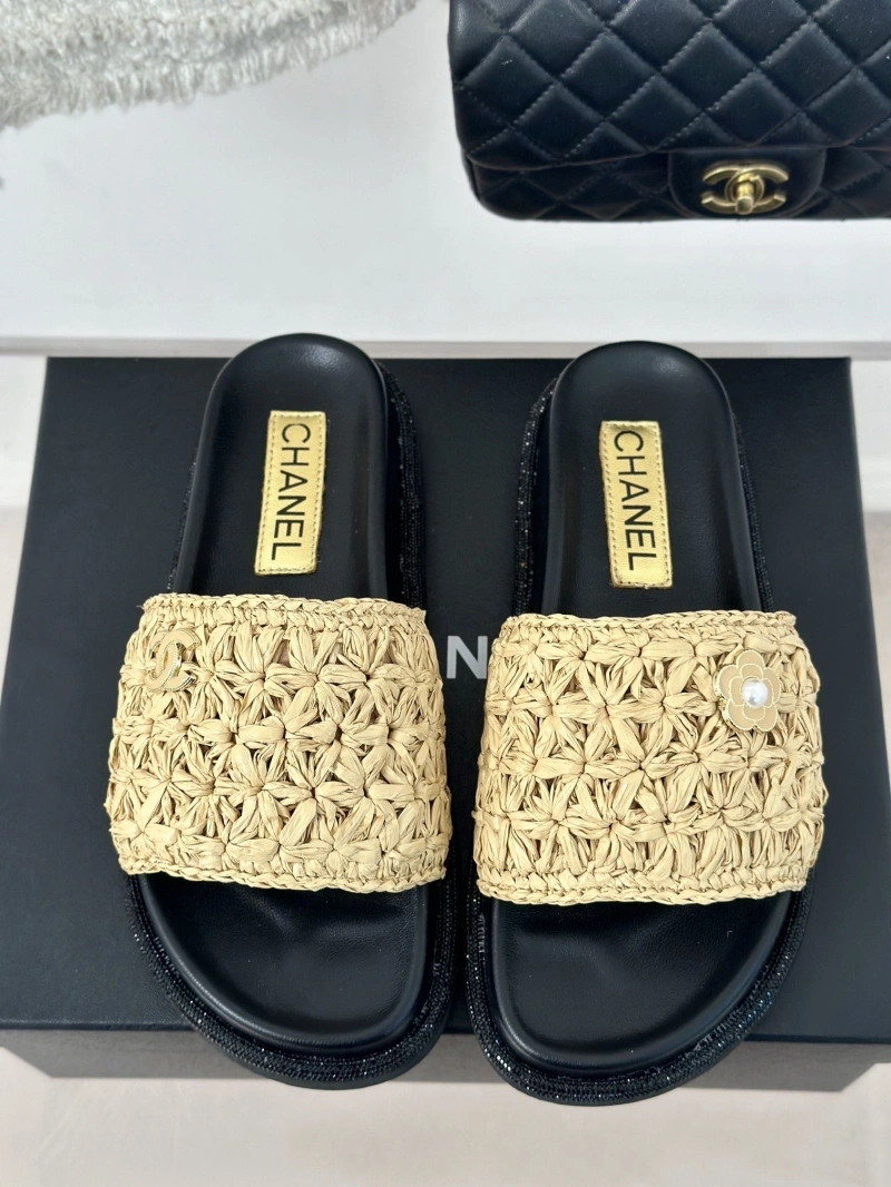 GoodFit Chxnxl Slippers 128108