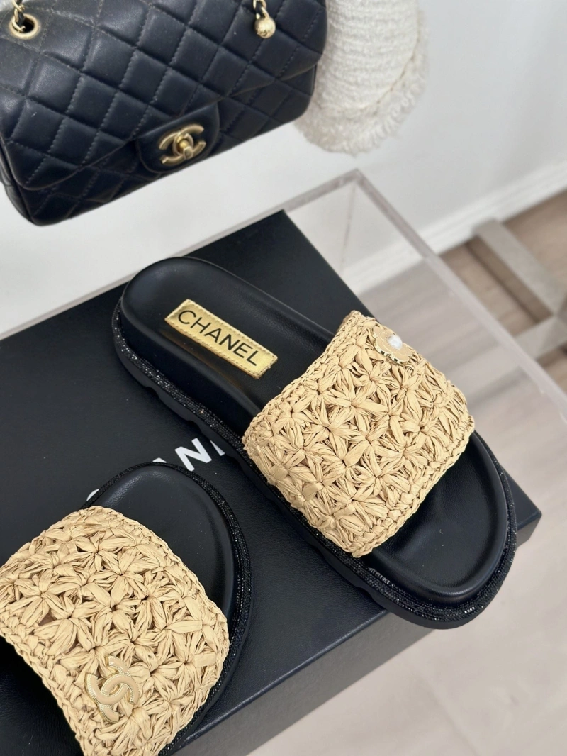 GoodFit Chxnxl Slippers 128108