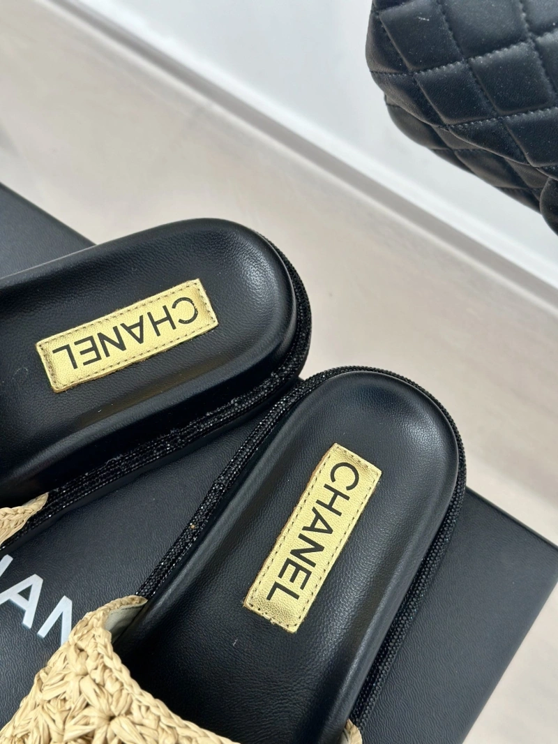 GoodFit Chxnxl Slippers 128108