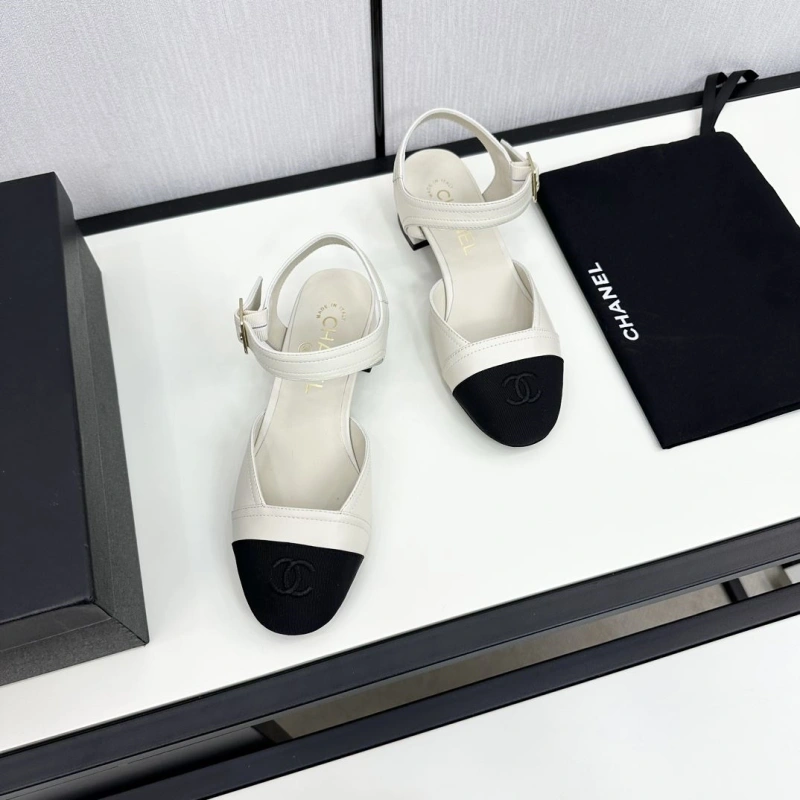 Trendsetting Chxnxl Sandals 128512
