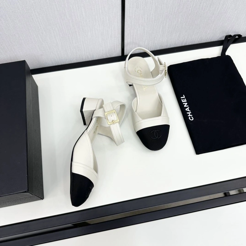 Trendsetting Chxnxl Sandals 128512