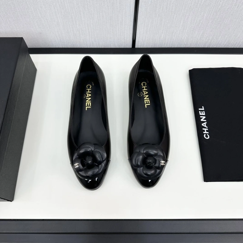 Refined Chxnxl Flat Shoes 129164