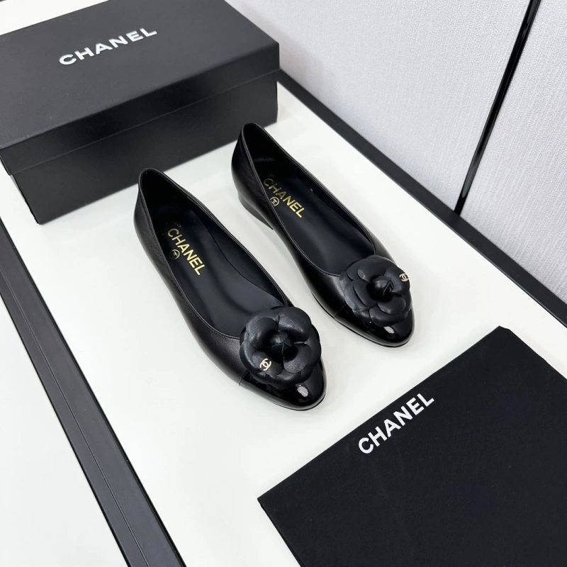 Refined Chxnxl Flat Shoes 129164