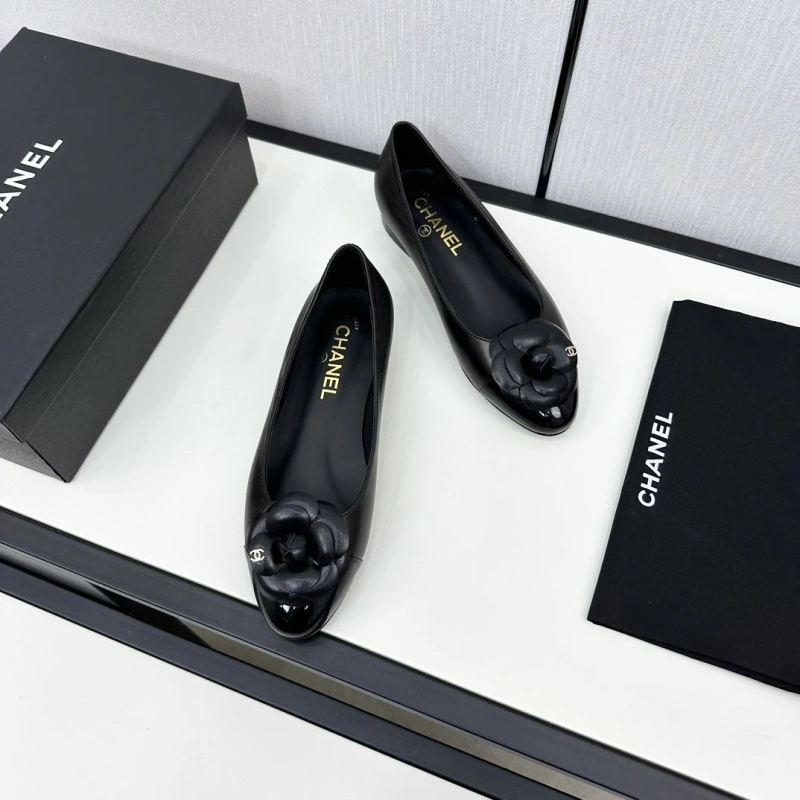 Refined Chxnxl Flat Shoes 129164