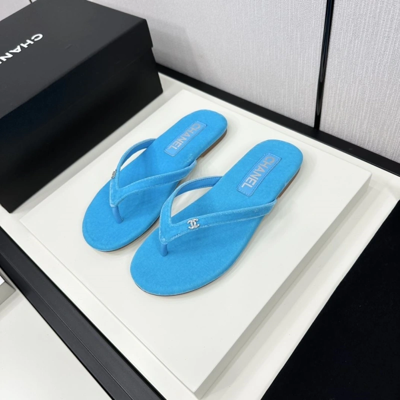 Flexible Chxnxl Slippers 128090