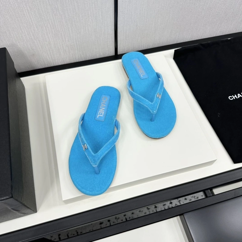 Flexible Chxnxl Slippers 128090