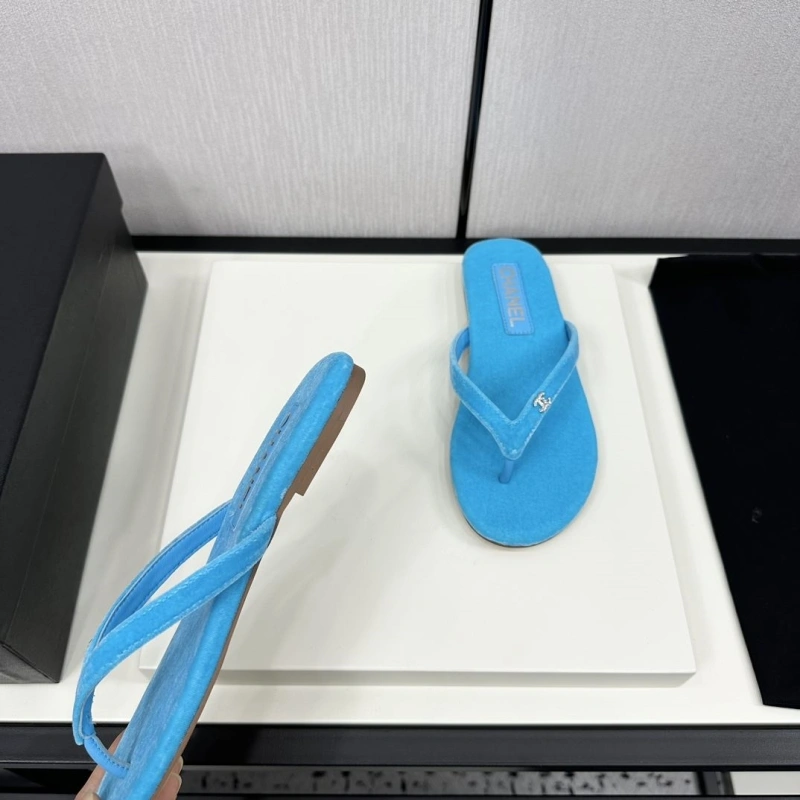 Flexible Chxnxl Slippers 128090