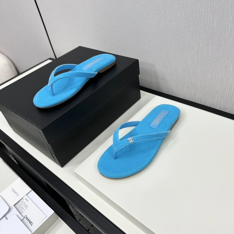 Flexible Chxnxl Slippers 128090