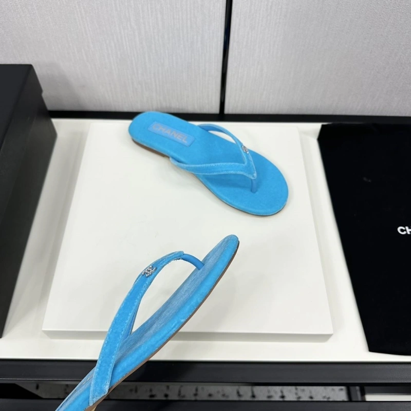 Flexible Chxnxl Slippers 128090