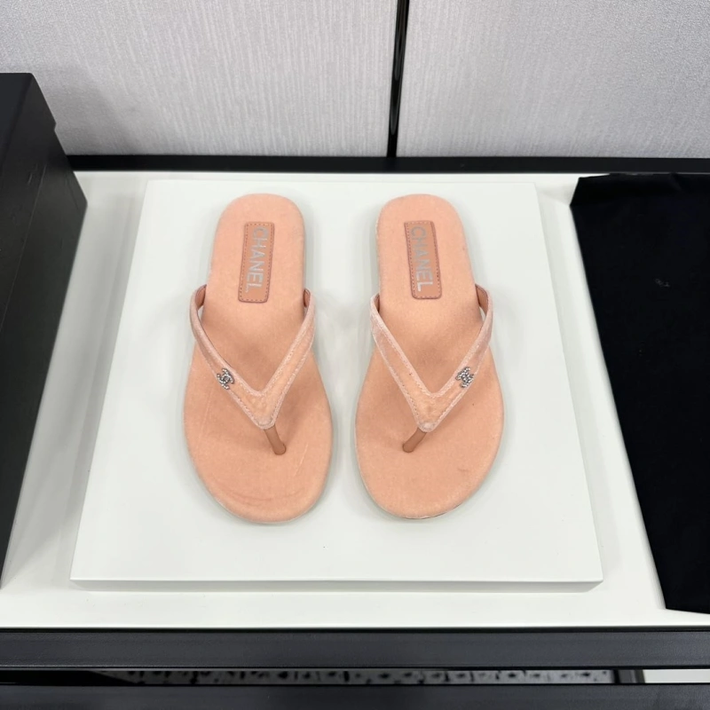 Breathable Chxnxl Slippers 128089