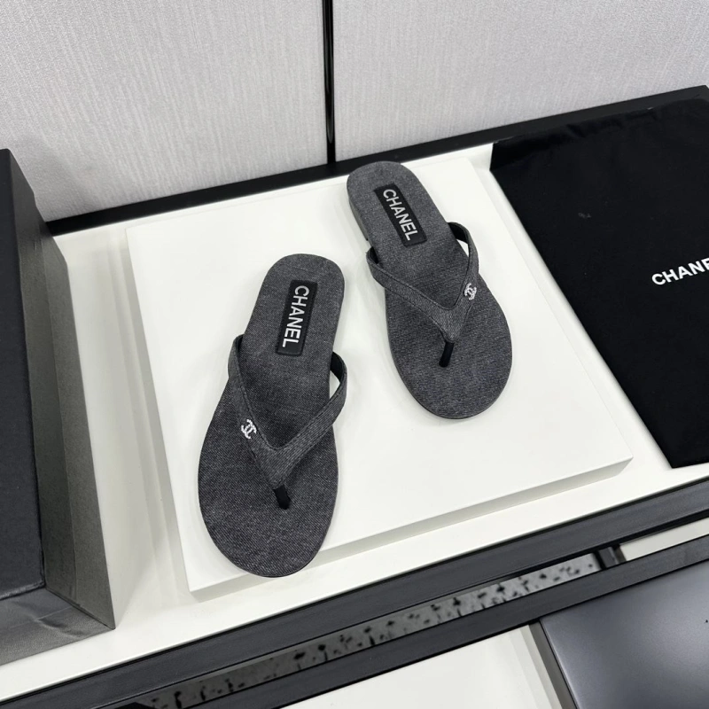 Flexible Chxnxl Slippers 128091