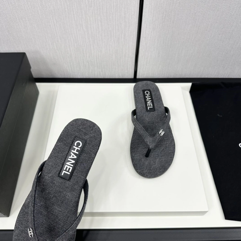 Flexible Chxnxl Slippers 128091