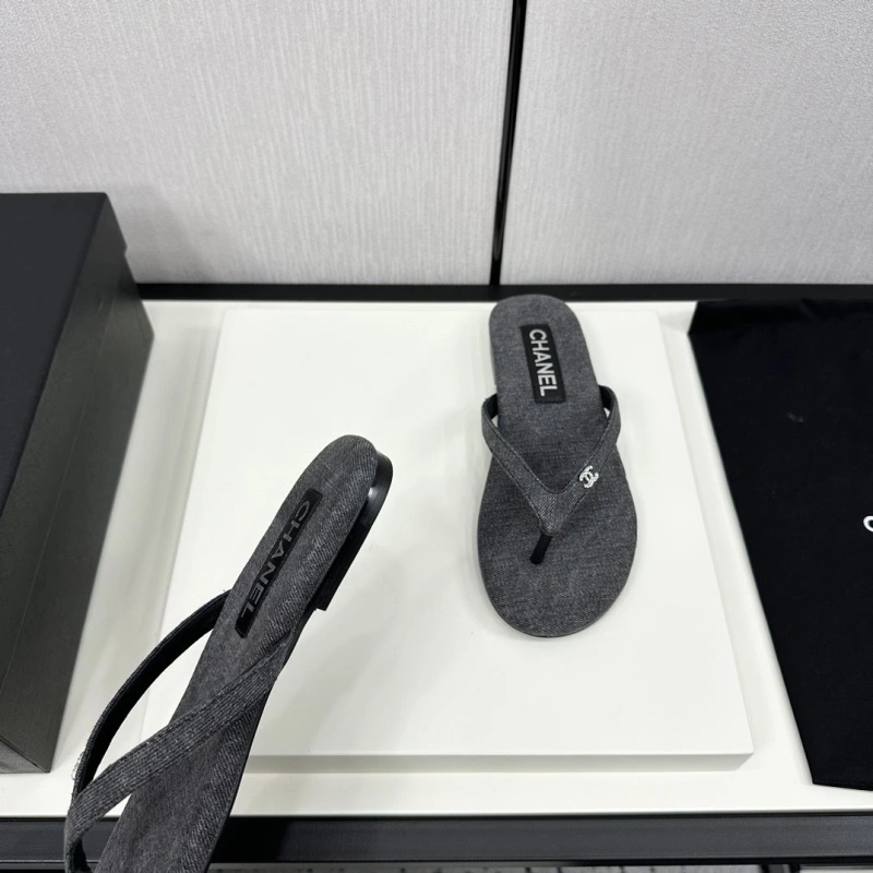Flexible Chxnxl Slippers 128091