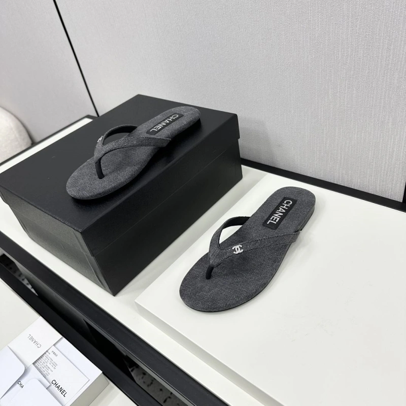 Flexible Chxnxl Slippers 128091