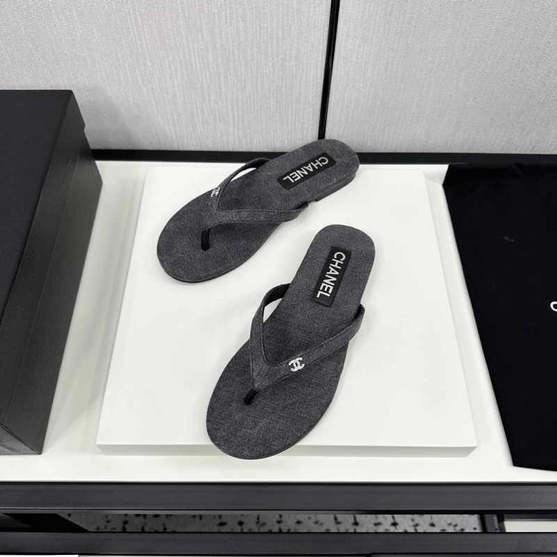 Flexible Chxnxl Slippers 128091