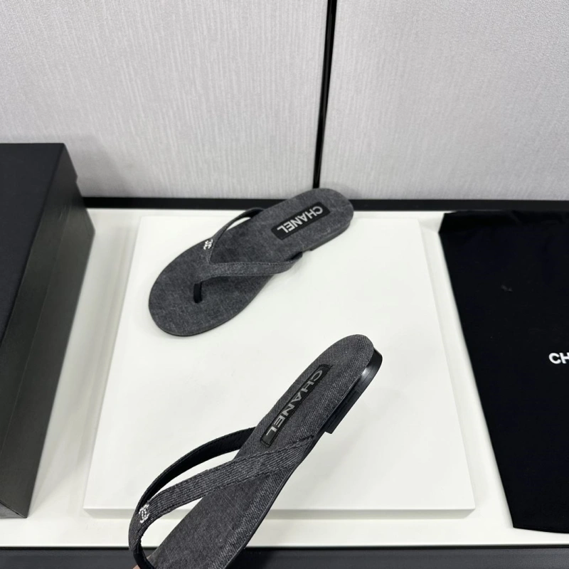 Flexible Chxnxl Slippers 128091