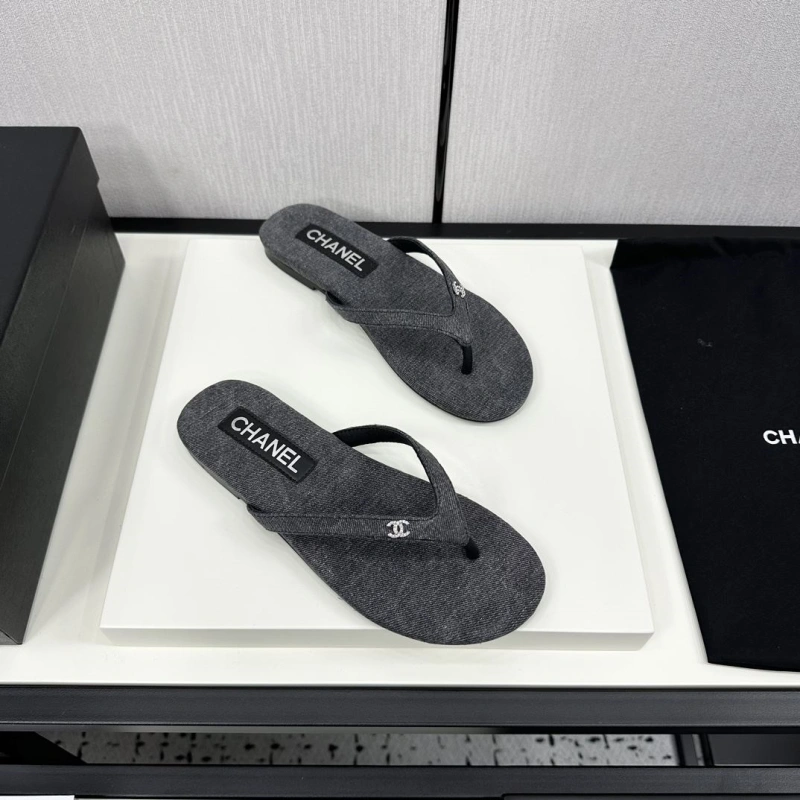 Flexible Chxnxl Slippers 128091