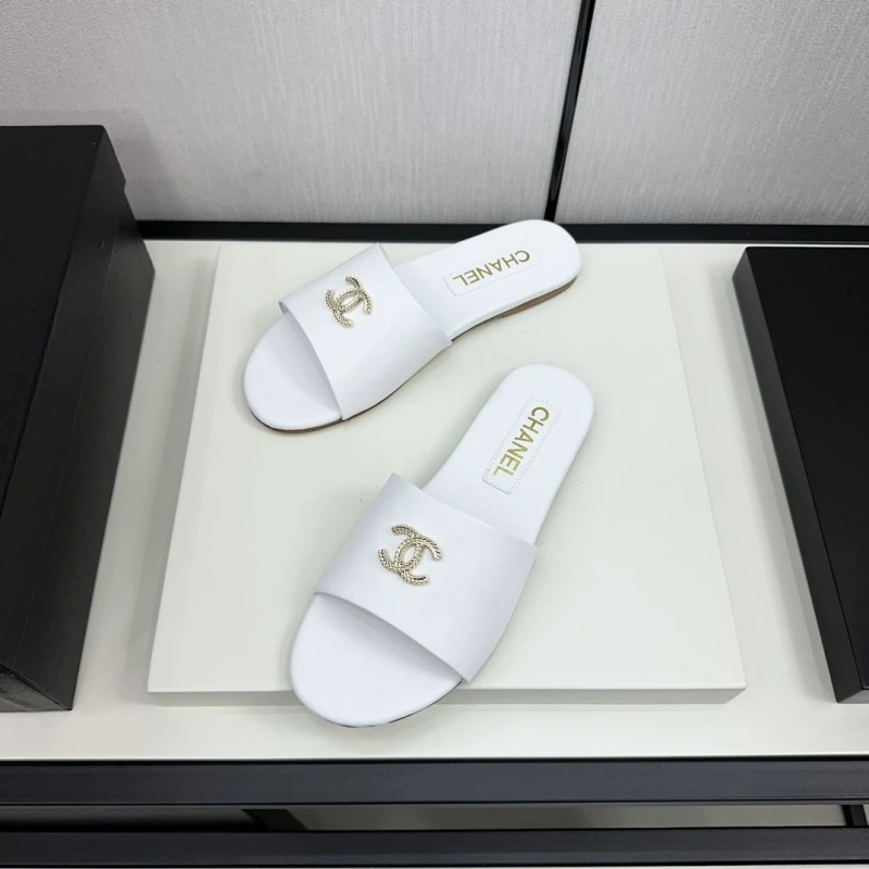 NewStyle Chxnxl Slippers 128081