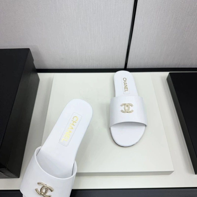 NewStyle Chxnxl Slippers 128081