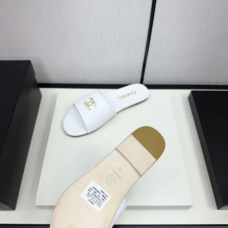 NewStyle Chxnxl Slippers 128081