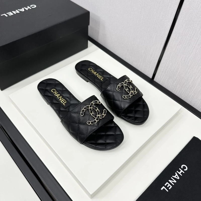 Lightweight Chxnxl Slippers 128078