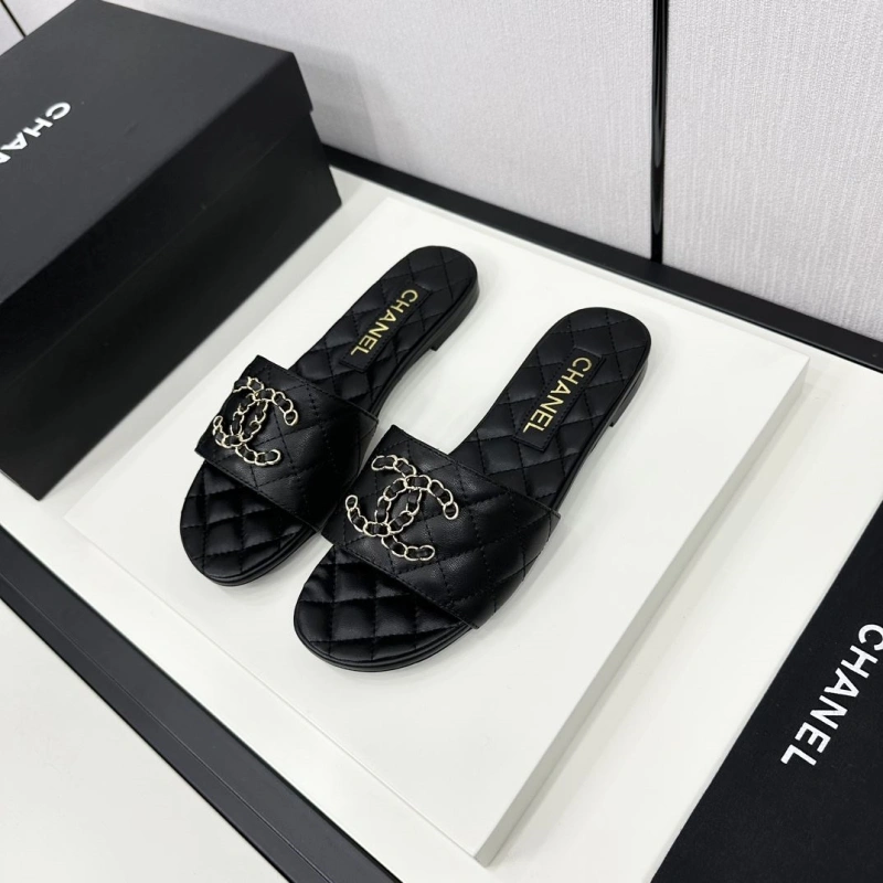 Lightweight Chxnxl Slippers 128078
