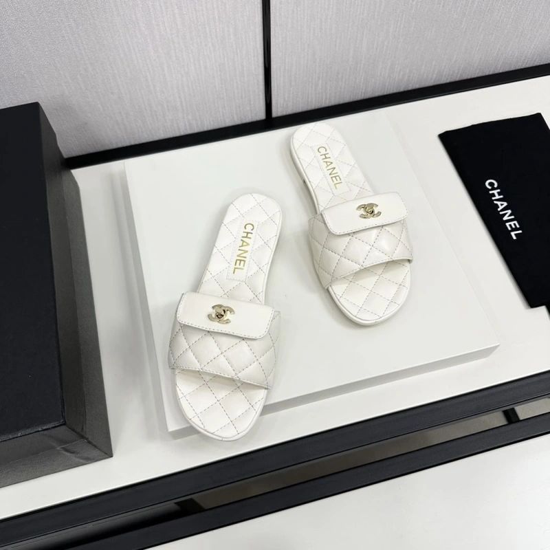 EasyMatch Chxnxl Slippers 128067