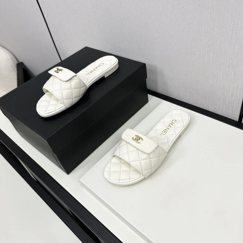EasyMatch Chxnxl Slippers 128067
