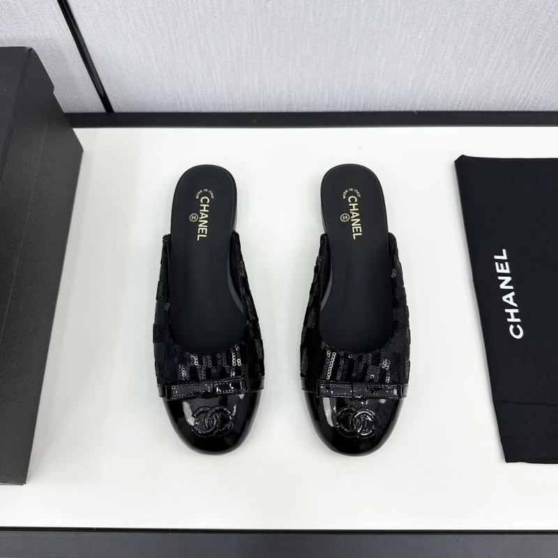 Modern Chxnxl Slippers 128064