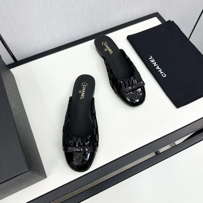 Modern Chxnxl Slippers 128064