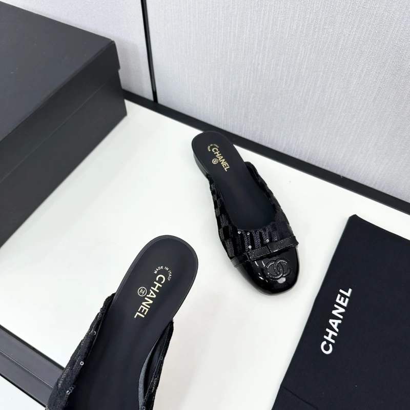 Modern Chxnxl Slippers 128064