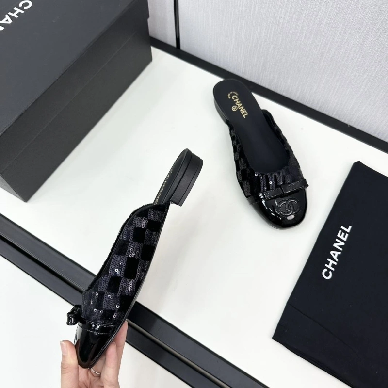 Modern Chxnxl Slippers 128064