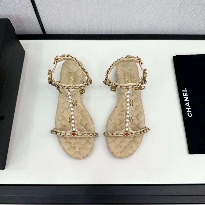 Unique Chxnxl Slippers 128065